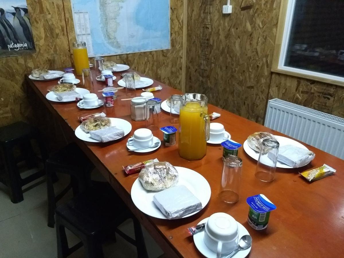 פורטו נטאלס Carfran Patagonia Hostel מראה חיצוני תמונה